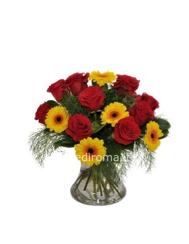Bouquet Con 7 Rose Rosse Ed 8 Gerbere Gialle